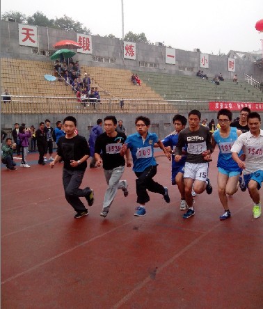 新葡萄8883官网AMG学生踊跃参与校运动会