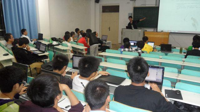 新葡萄8883官网AMG科协举办新生科技知识交流会